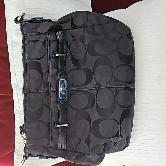2024 trend Coach Chelsea Ashlyn Black Signature Hobo Shoulder Bag 11.5x14x3. - Picture 1 of 15